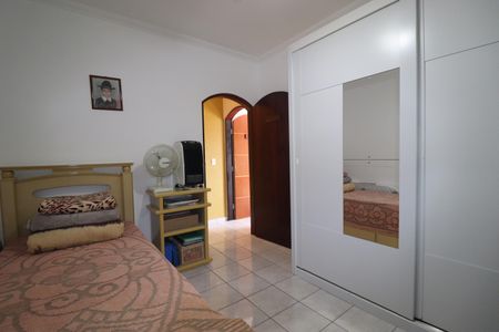 Casa à venda com 180m², 3 quartos e 2 vagasQuarto 1