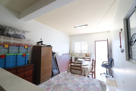 Casa à venda com 180m², 3 quartos e 2 vagasEdícula - Quarto