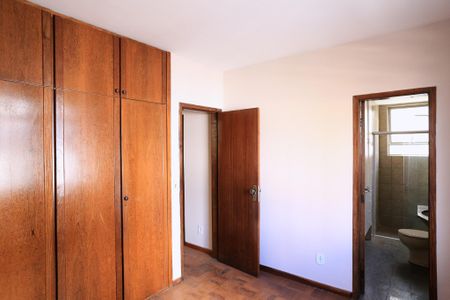 Apartamento à venda com 96m², 3 quartos e 1 vaga Apartamento à venda com 96m², 3 quartos e 1 vagaSuíte