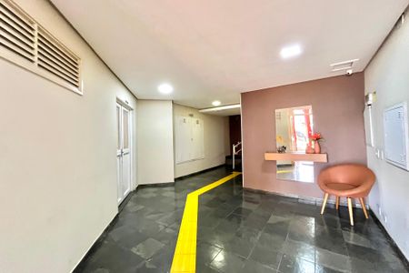 Apartamento à venda com 67m², 2 quartos e 1 vaga Apartamento à venda com 67m², 2 quartos e 1 vagaHall social
