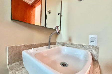Apartamento à venda com 67m², 2 quartos e 1 vaga Apartamento à venda com 67m², 2 quartos e 1 vagaBanheiro