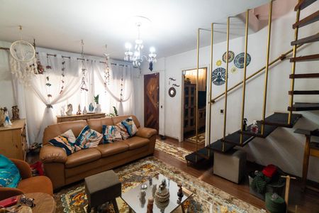 Casa à venda com 180m², 3 quartos e 2 vagasSala
