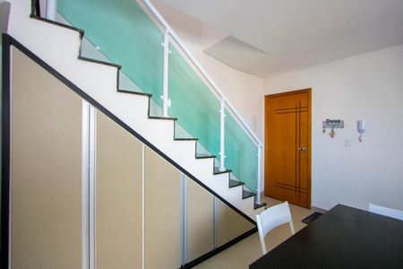 Apartamento à venda com 110m², 2 quartos e 2 vagas Apartamento à venda com 110m², 2 quartos e 2 vagasCozinha