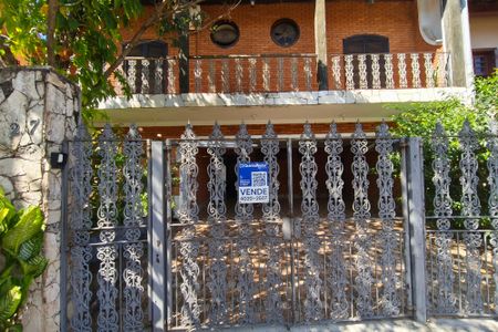 Casa à venda com 500m², 5 quartos e 6 vagas Casa à venda com 500m², 5 quartos e 6 vagasFachada