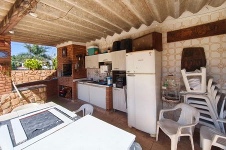 Casa à venda com 500m², 5 quartos e 6 vagas Casa à venda com 500m², 5 quartos e 6 vagasÁrea gourmet