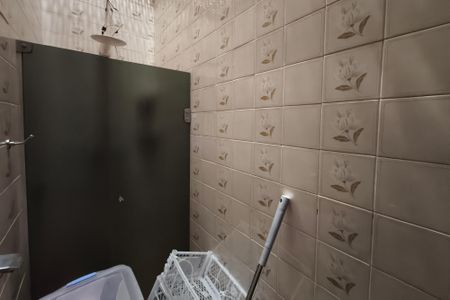 Casa à venda com 500m², 5 quartos e 6 vagas Casa à venda com 500m², 5 quartos e 6 vagasBanheiro da Suíte 1