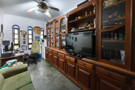 Casa à venda com 500m², 5 quartos e 6 vagas Casa à venda com 500m², 5 quartos e 6 vagasSala