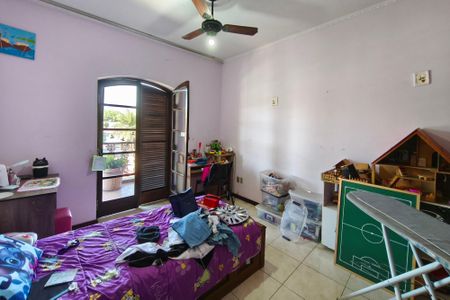 Casa à venda com 500m², 5 quartos e 6 vagas Casa à venda com 500m², 5 quartos e 6 vagasQuarto