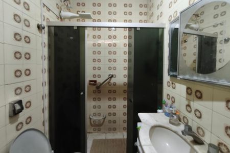 Casa à venda com 500m², 5 quartos e 6 vagas Casa à venda com 500m², 5 quartos e 6 vagasBanheiro da Suíte 2