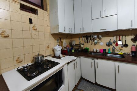 Casa à venda com 500m², 5 quartos e 6 vagas Casa à venda com 500m², 5 quartos e 6 vagasCozinha