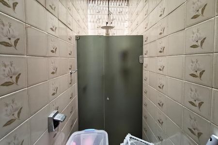 Casa à venda com 500m², 5 quartos e 6 vagas Casa à venda com 500m², 5 quartos e 6 vagasBanheiro da Suíte 1