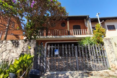 Casa à venda com 500m², 5 quartos e 6 vagas Casa à venda com 500m², 5 quartos e 6 vagasPlaca