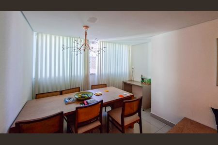 Sala de apartamento à venda com 3 quartos, 90m² em Sagrada Família, Belo Horizonte