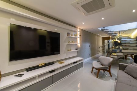 Casa à venda com 150m², 4 quartos e 4 vagas Casa à venda com 150m², 4 quartos e 4 vagasSala