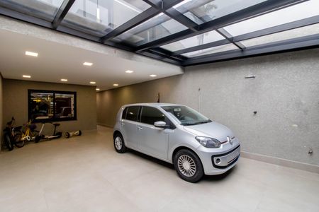 Casa à venda com 150m², 4 quartos e 4 vagas Casa à venda com 150m², 4 quartos e 4 vagasGaragem