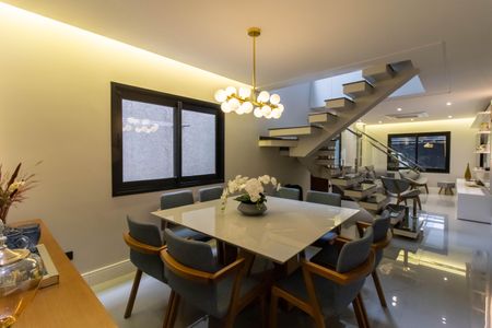 Casa à venda com 150m², 4 quartos e 4 vagas Casa à venda com 150m², 4 quartos e 4 vagasSala de Jantar