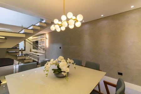 Casa à venda com 150m², 4 quartos e 4 vagas Casa à venda com 150m², 4 quartos e 4 vagasSala de Jantar