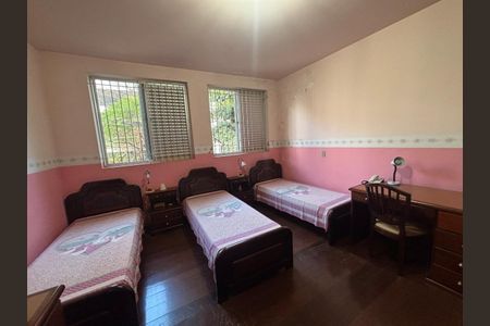 Casa à venda com 600m², 5 quartos e 10 vagasPrimeiro Quarto