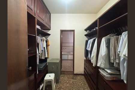 Casa à venda com 600m², 5 quartos e 10 vagasCloset