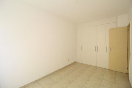 Apartamento à venda com 74m², 2 quartos e 1 vagaQuarto 2