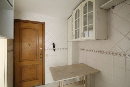 Apartamento à venda com 74m², 2 quartos e 1 vagaCozinha