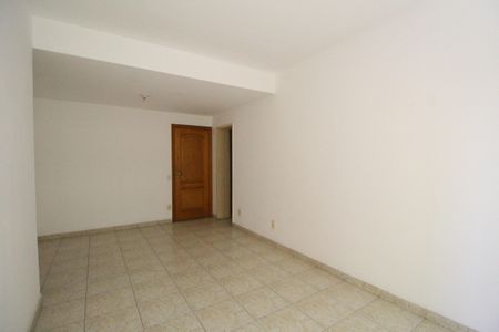 Apartamento à venda com 74m², 2 quartos e 1 vagaSala