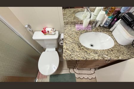 Apartamento à venda com 69m², 3 quartos e 2 vagas Apartamento à venda com 69m², 3 quartos e 2 vagasBanheiro da Suíte