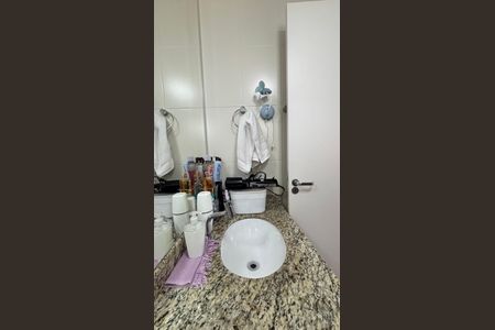 Apartamento à venda com 69m², 3 quartos e 2 vagas Apartamento à venda com 69m², 3 quartos e 2 vagasBanheiro da Suíte
