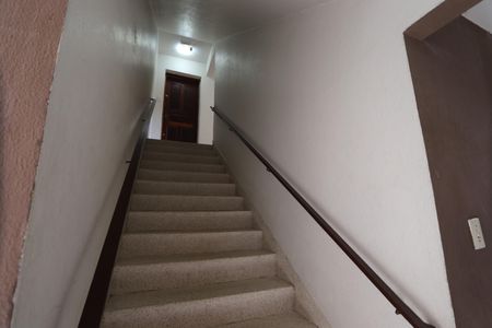 Apartamento à venda com 53m², 2 quartos e 1 vagaEscadas de acesso