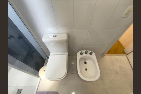 Apartamento à venda com 171m², 4 quartos e 4 vagas Apartamento à venda com 171m², 4 quartos e 4 vagasBanheiro da Suíte 1