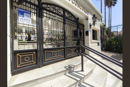 Apartamento à venda com 171m², 4 quartos e 4 vagas Apartamento à venda com 171m², 4 quartos e 4 vagasFachada + Plaquinha