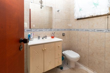 Casa à venda com 398m², 4 quartos e 2 vagas Casa à venda com 398m², 4 quartos e 2 vagasBanheiro da Suíte 2