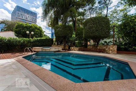 Apartamento à venda com 151m², 3 quartos e 2 vagas Apartamento à venda com 151m², 3 quartos e 2 vagasÁrea comum - Piscina