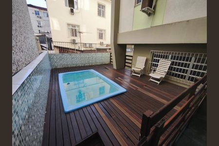 Apartamento à venda com 65m², 2 quartos e 1 vaga Apartamento à venda com 65m², 2 quartos e 1 vagaÁrea comum - Piscina