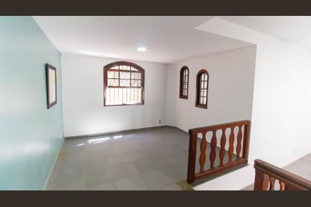 Sala de casa à venda com 4 quartos, 200m² em Maravista, Niterói