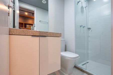 Banheiro de kitnet/studio à venda com 1 quarto, 28m² em Sumaré, São Paulo