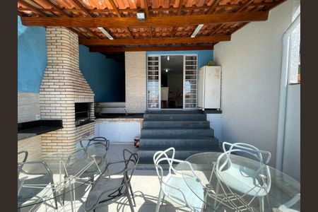 Casa à venda com 182m², 3 quartos e 3 vagasChurrasqueira