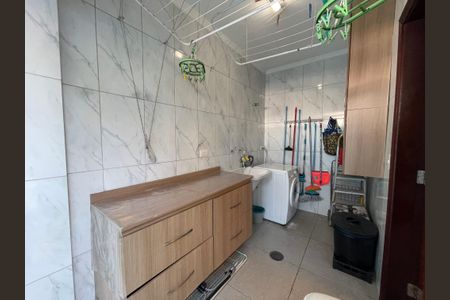 Casa à venda com 182m², 3 quartos e 3 vagasÁrea de Serviço