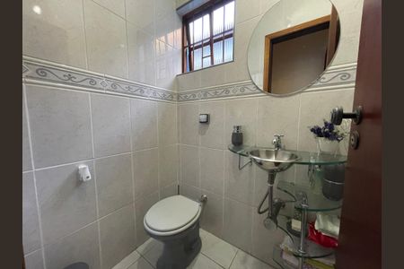 Casa à venda com 182m², 3 quartos e 3 vagasLavabo