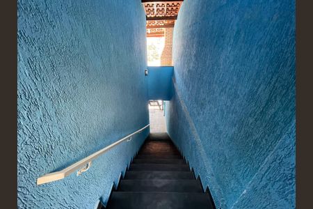 Casa à venda com 182m², 3 quartos e 3 vagasEscadas