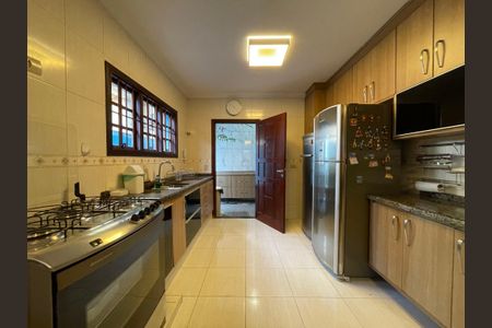 Casa à venda com 182m², 3 quartos e 3 vagasCozinha