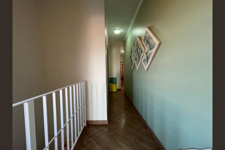 Casa à venda com 182m², 3 quartos e 3 vagasCorredor