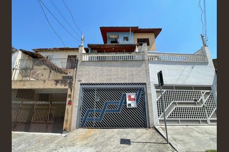 Casa à venda com 182m², 3 quartos e 3 vagasFachada
