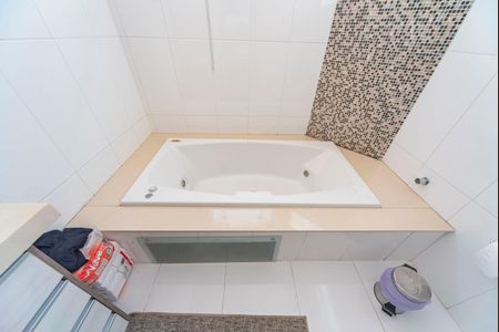 Casa à venda com 180m², 3 quartos e 4 vagas Casa à venda com 180m², 3 quartos e 4 vagasBanheiro do Quarto 3