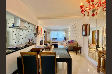 Apartamento para alugar com 135m², 3 quartos e sem vaga Apartamento para alugar com 135m², 3 quartos e sem vagaSala