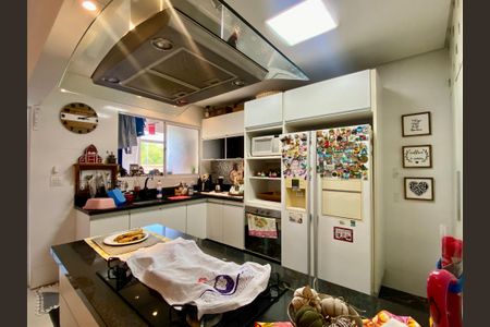 Apartamento para alugar com 135m², 3 quartos e sem vaga Apartamento para alugar com 135m², 3 quartos e sem vagaCozinha