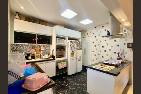 Apartamento para alugar com 135m², 3 quartos e sem vaga Apartamento para alugar com 135m², 3 quartos e sem vagaCozinha