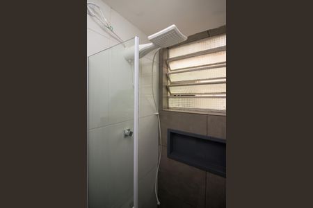 Banheiro de kitnet/studio à venda com 1 quarto, 24m² em Cidade Baixa, Porto Alegre