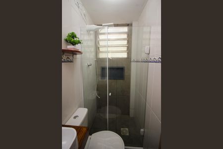 Banheiro de kitnet/studio à venda com 1 quarto, 24m² em Cidade Baixa, Porto Alegre