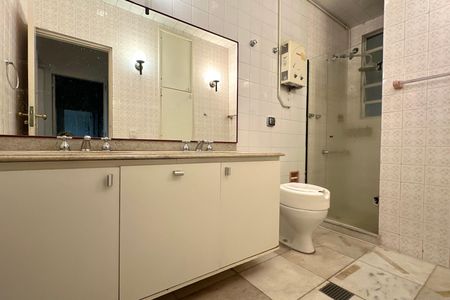 Apartamento à venda com 241m², 4 quartos e 1 vagaSuíte Banheiro